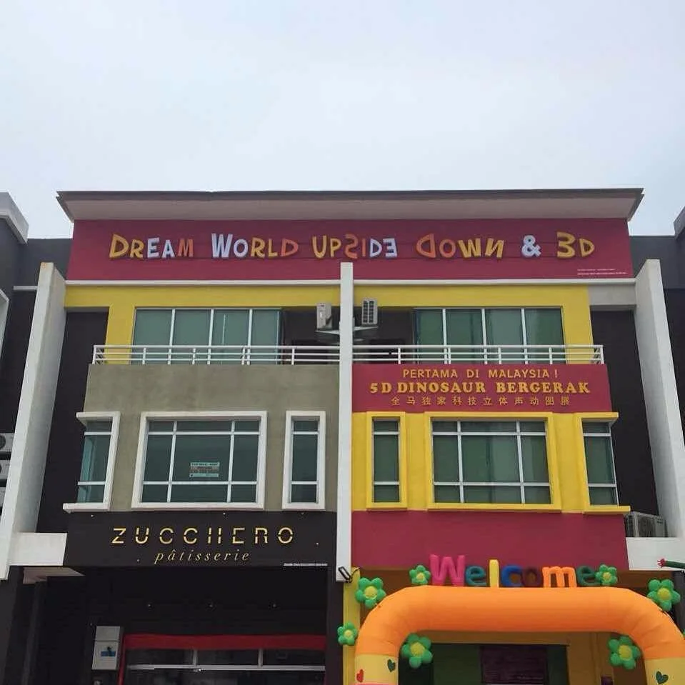 Melaka Dream World Upside Down & 3D