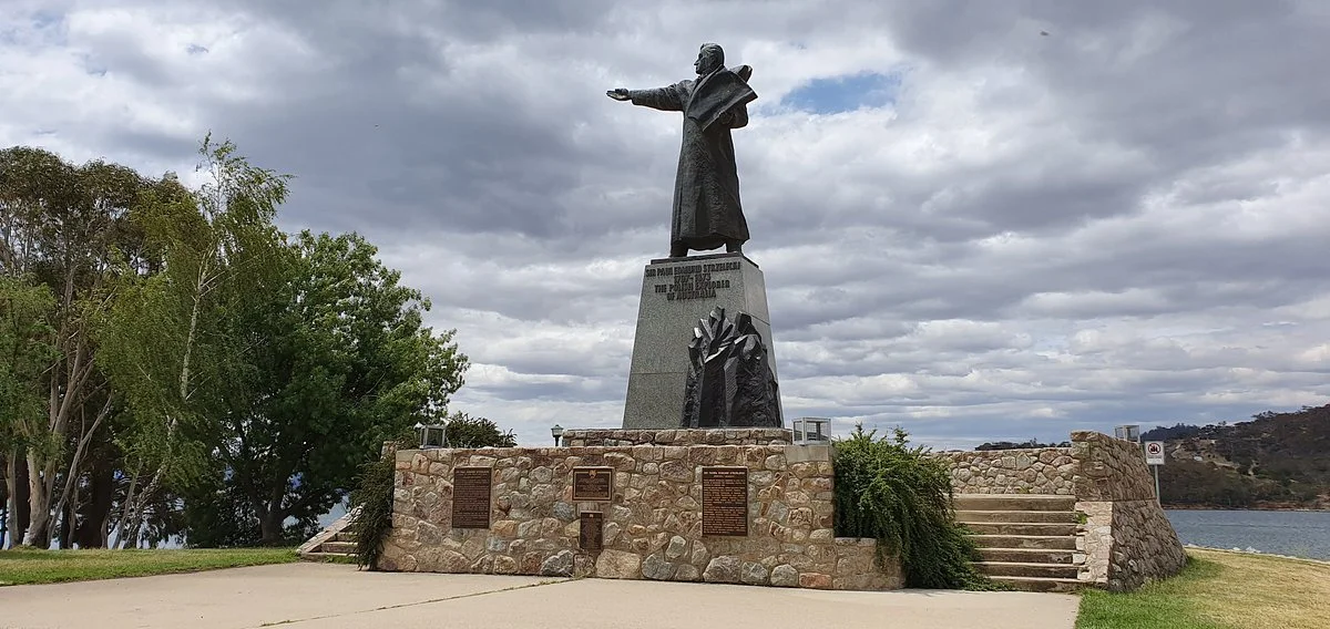 Sir Paul Edmund Strzelecki Monument
