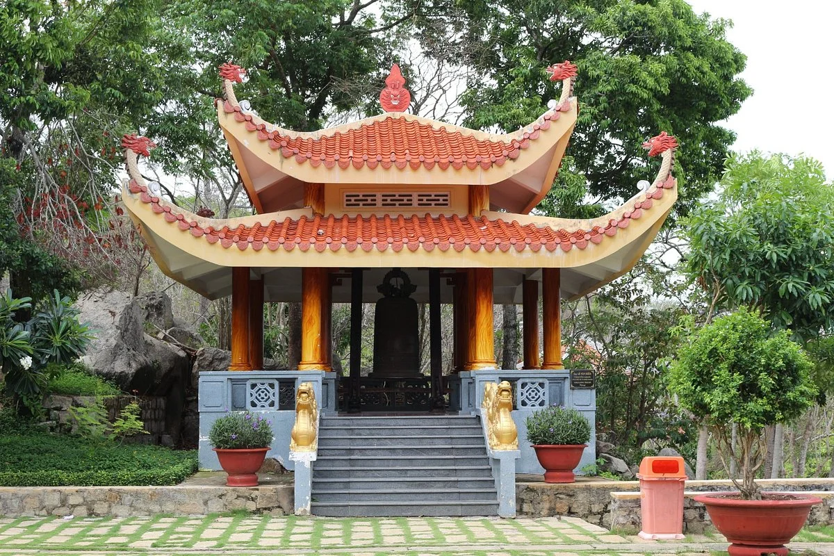 Minh Dam Bases