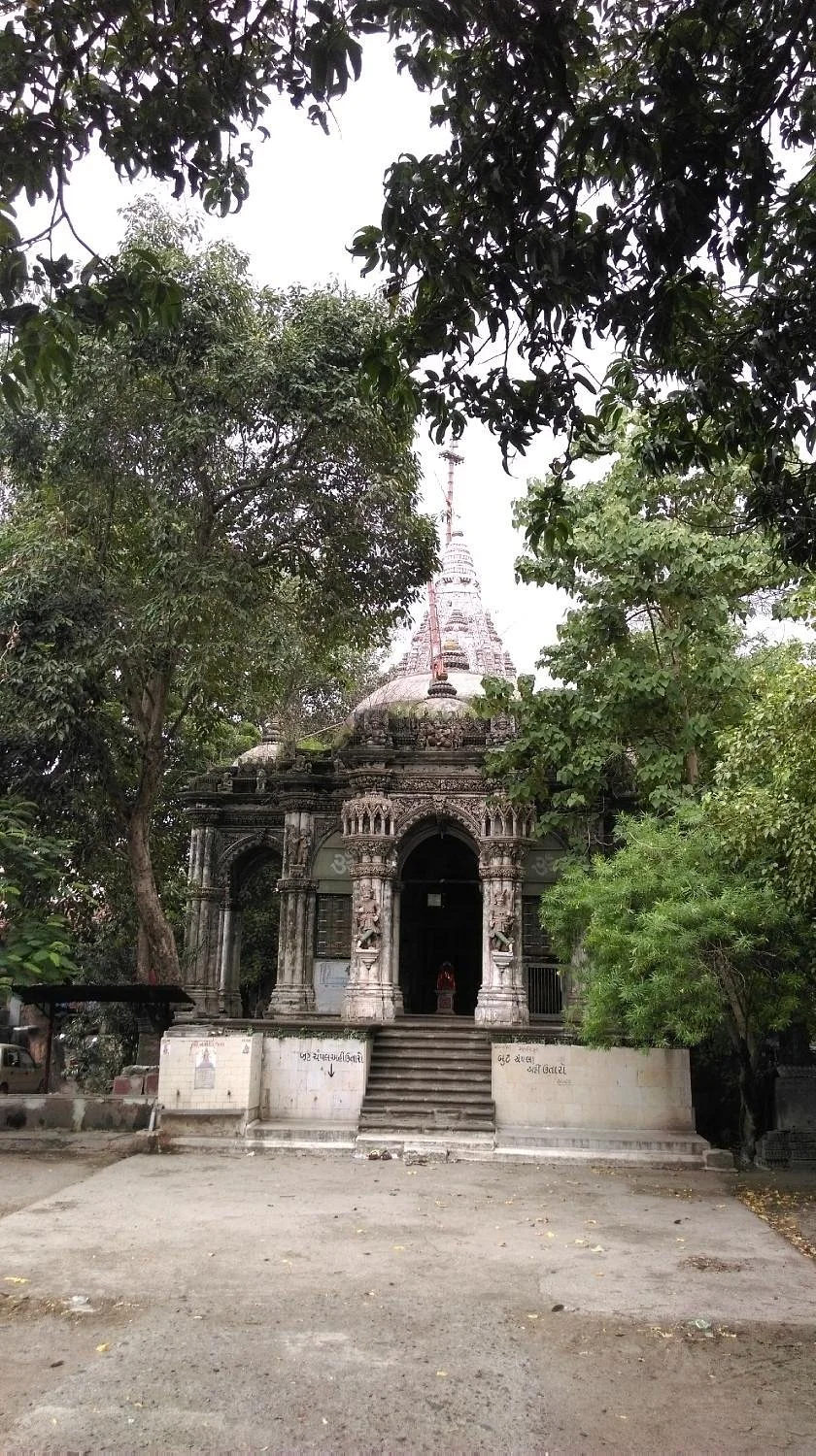 Nilkanth Mahadev Shiva Temple