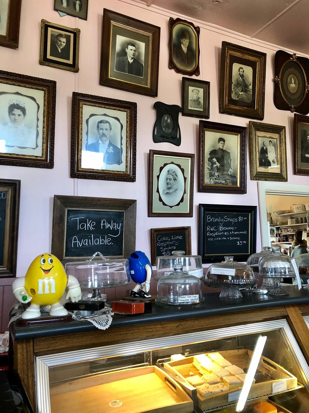 Cuppa, Cake & Collectables