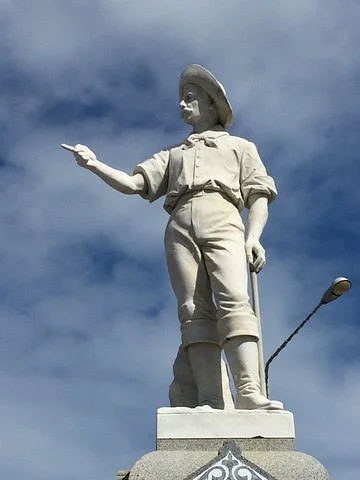 Pioneers of the Frontier Statue