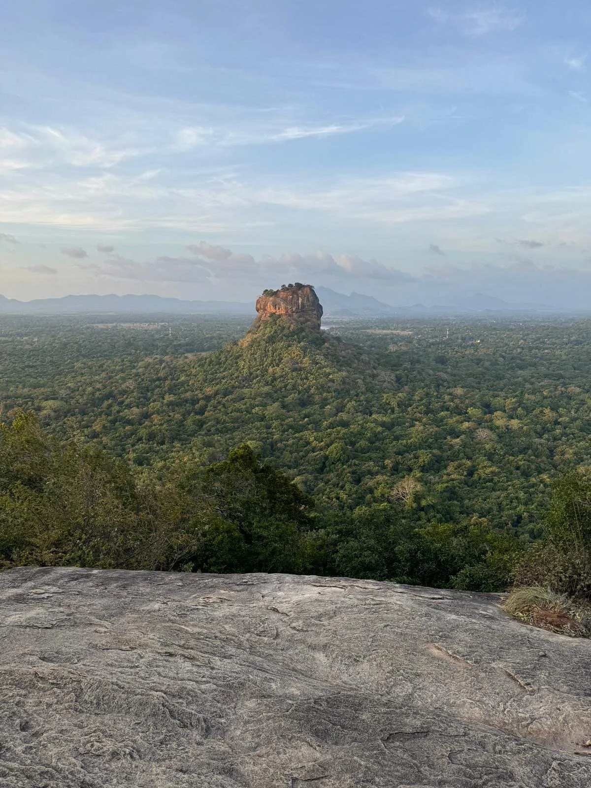 Pidurangala Royal Cave Temple