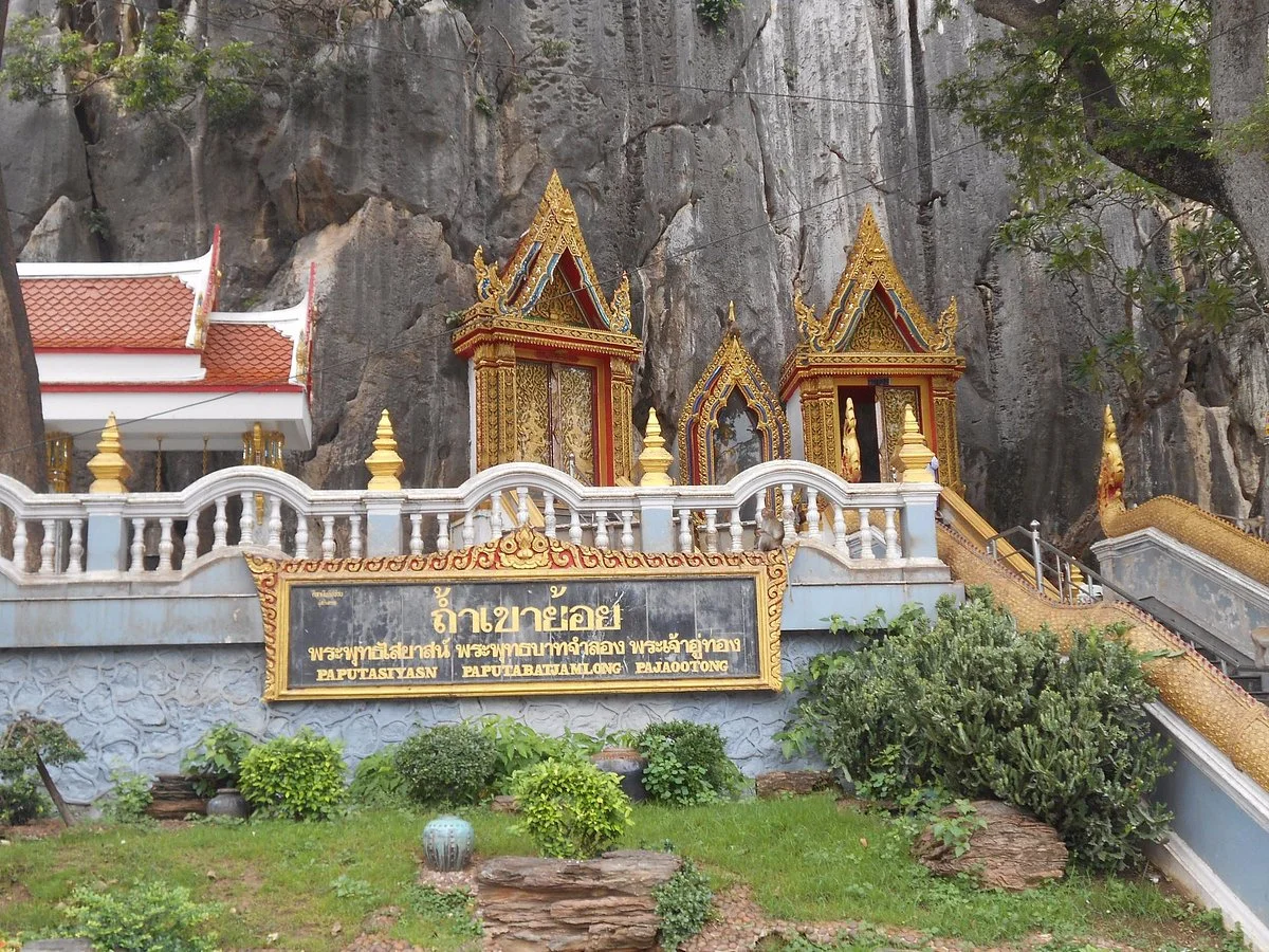 Khao Yoi Cave