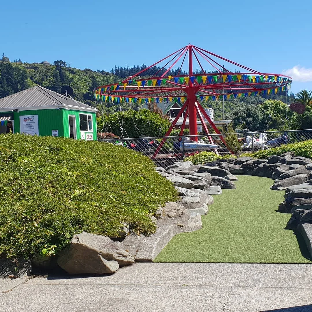 Round 'A' Mini Golf