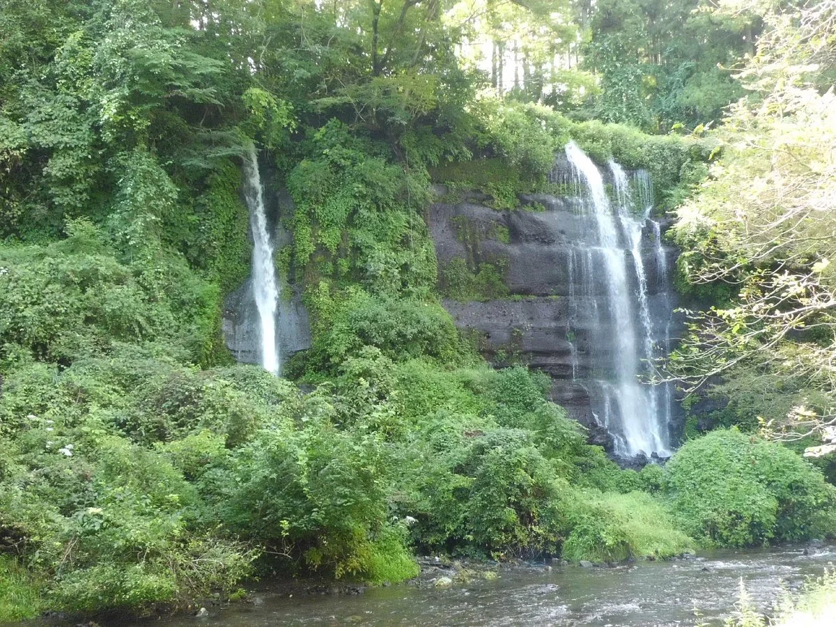 Taro - Jiro Falls
