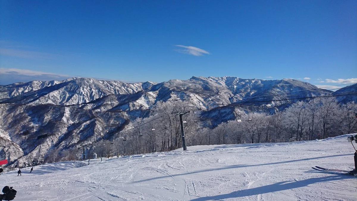 Charmant Hiuchi Snow Resort