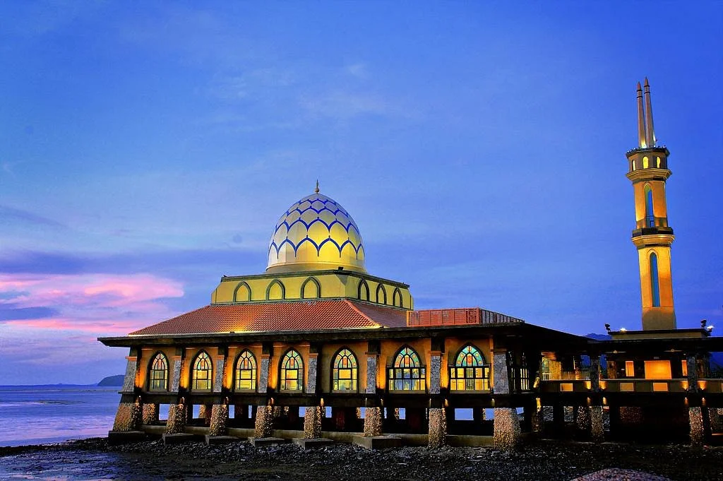 Al Hussain Mosque (Floating Mosque)