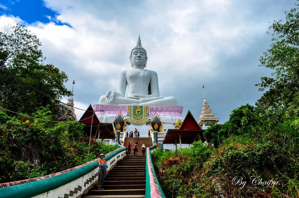Wat Phra Bat Pan Kham