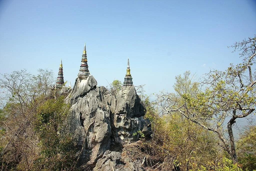 Wat Phra Bat Pupha Daeng
