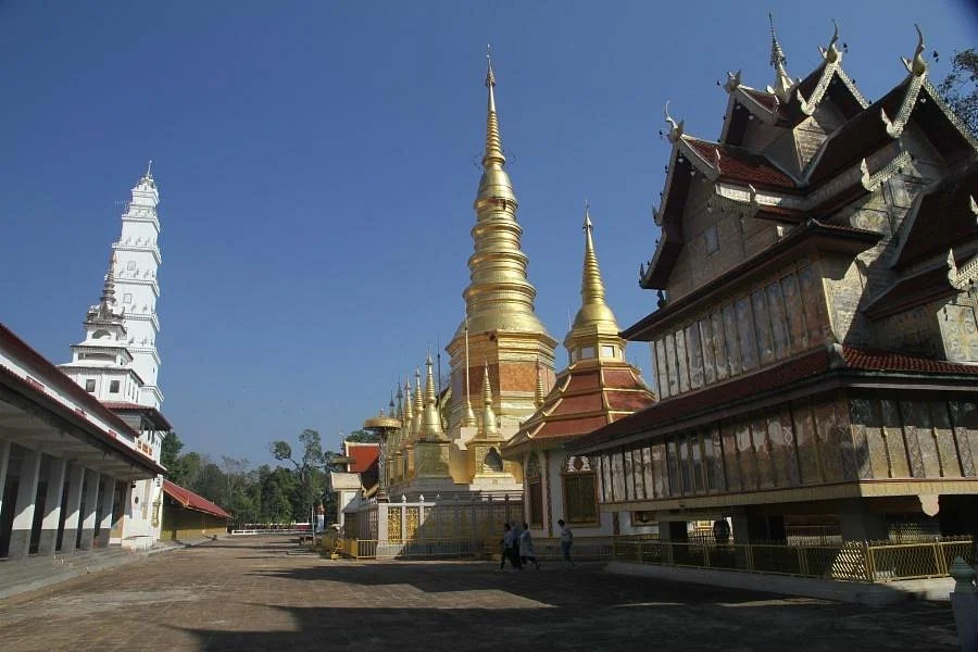 Wat Phra Bat Huai Tom