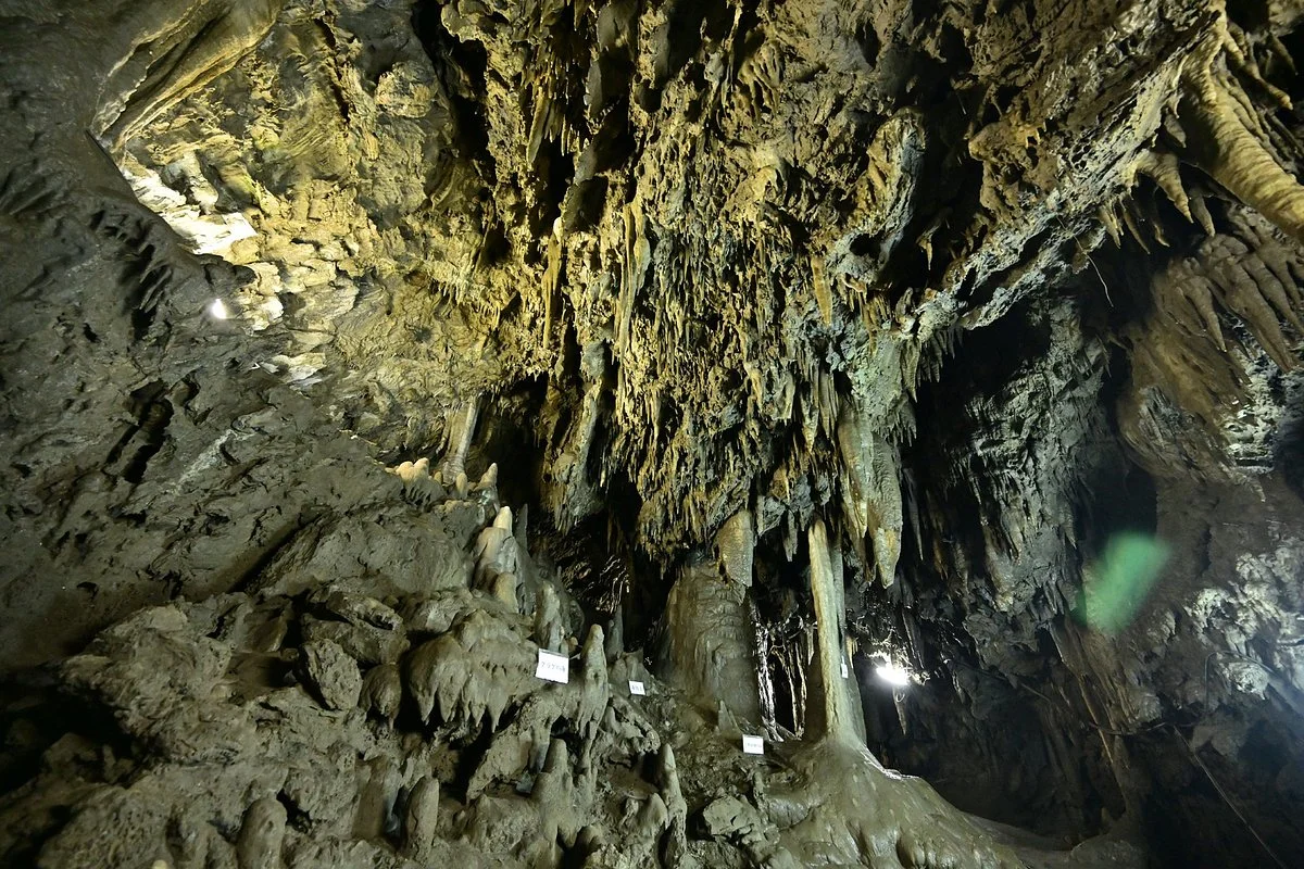 Akka Cave