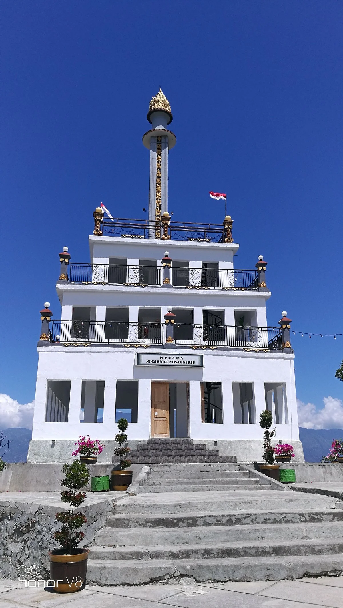 Nosarara Nosabatutu Monument