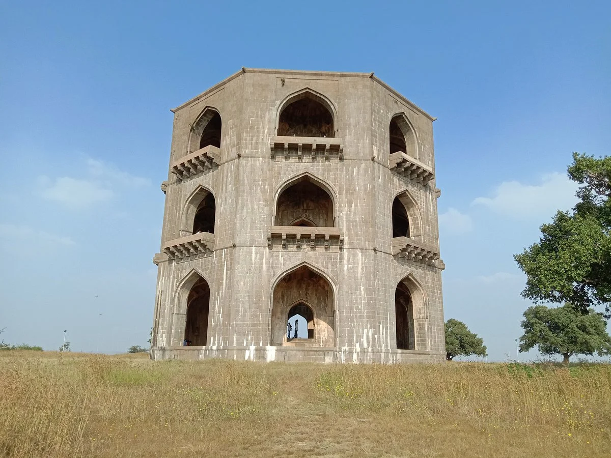 Salabat Khan's Tomb