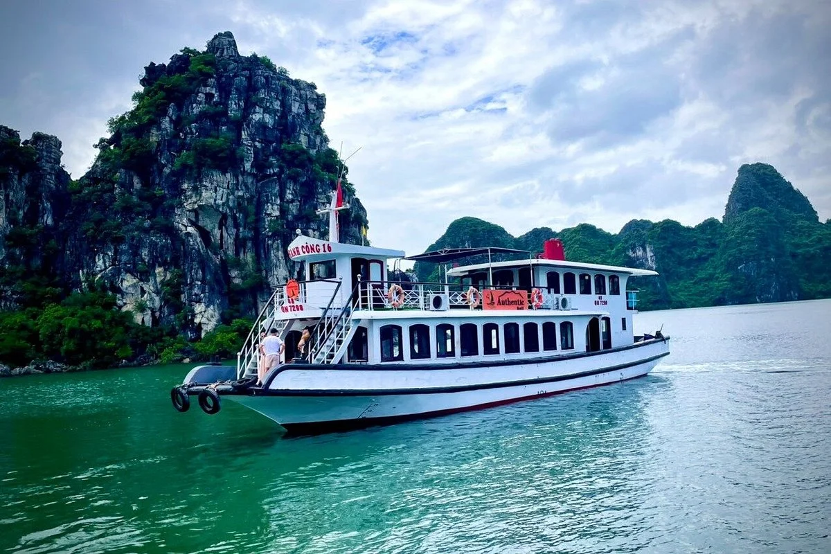 Authentic Sail - Luxury Small Group Day Tour