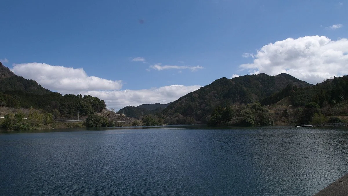 Lake Shakujoko