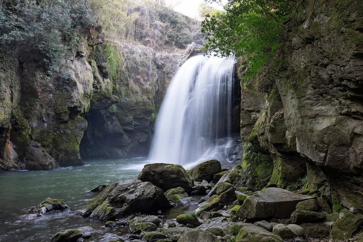 Ameushino Falls