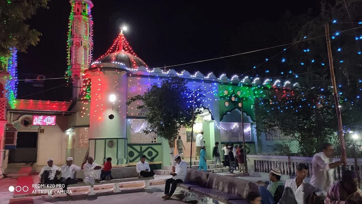 Hazarat Nizam Shah Nandodi Sarkaar