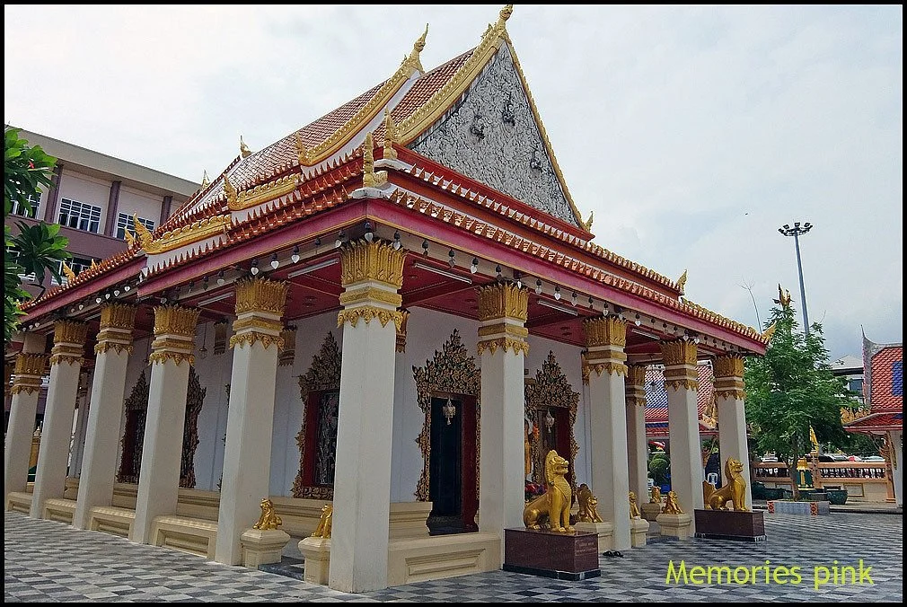 Dan Samrong Temple