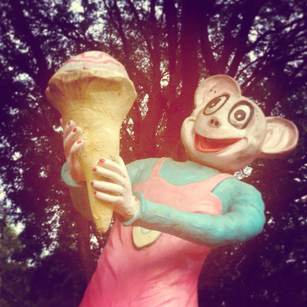 Suoi Cat Amusement Park