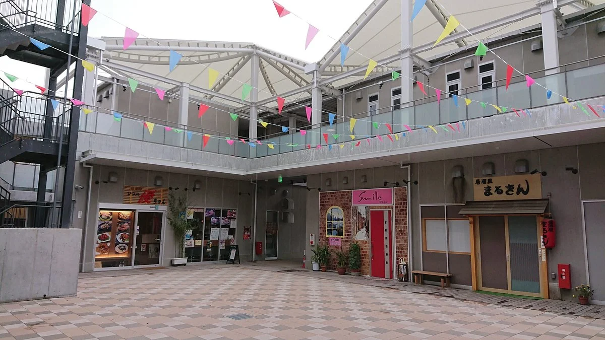 Minamimachi Murasaki Jinjamae Shotengai