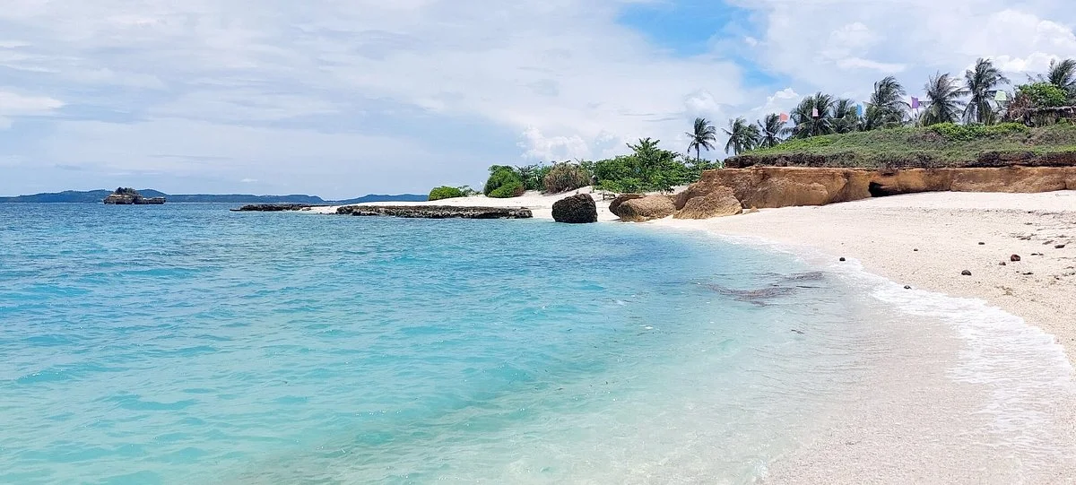 Tinalisayan Islet and Sandbar
