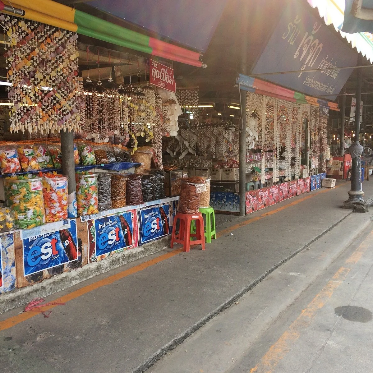 Nuan Thip Market