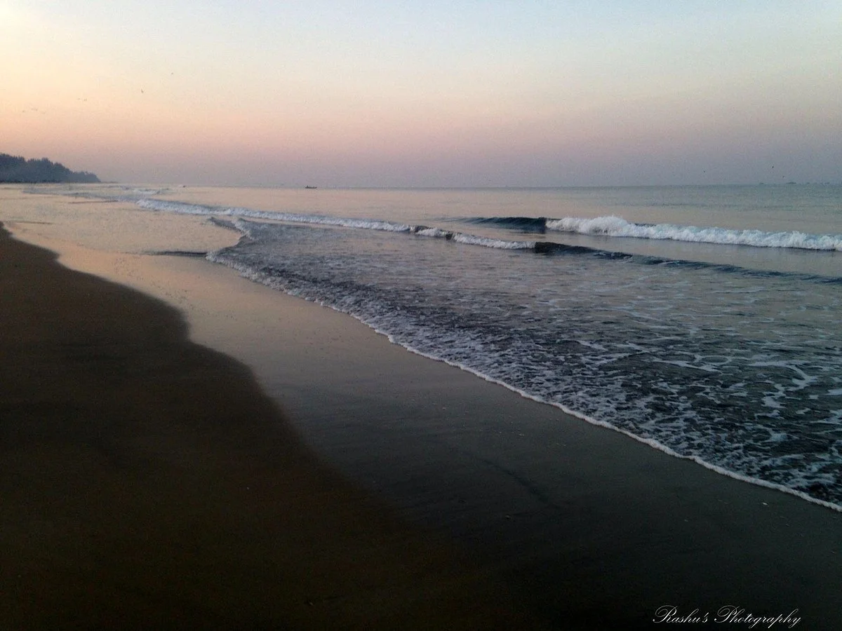 Kolamb Beach