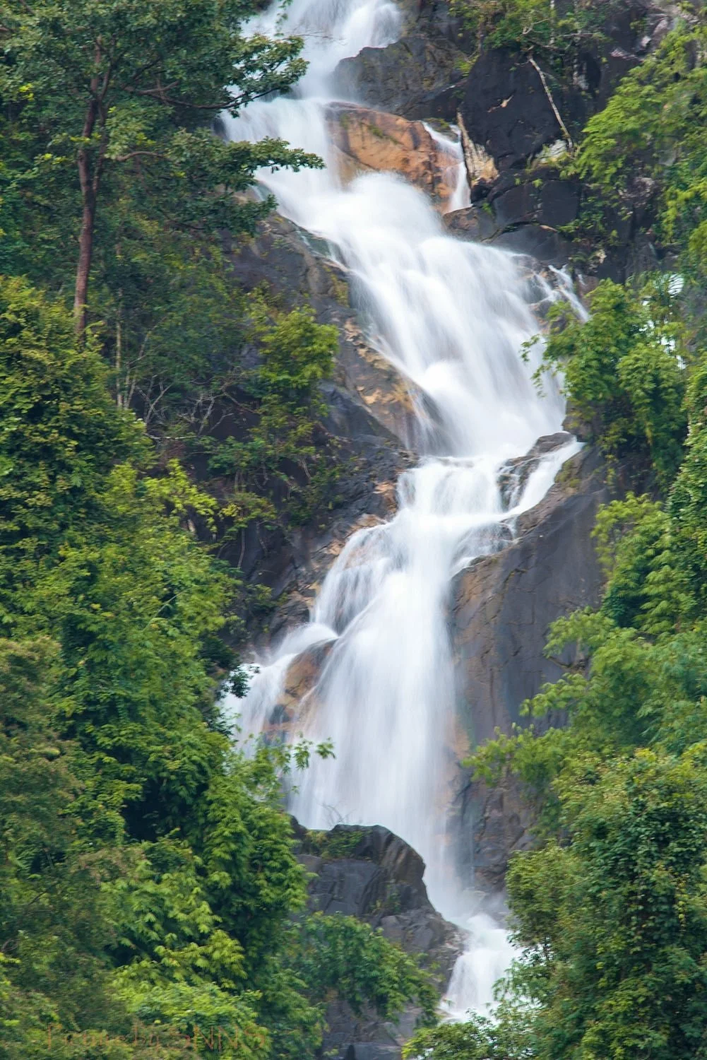 Krathing Waterfall