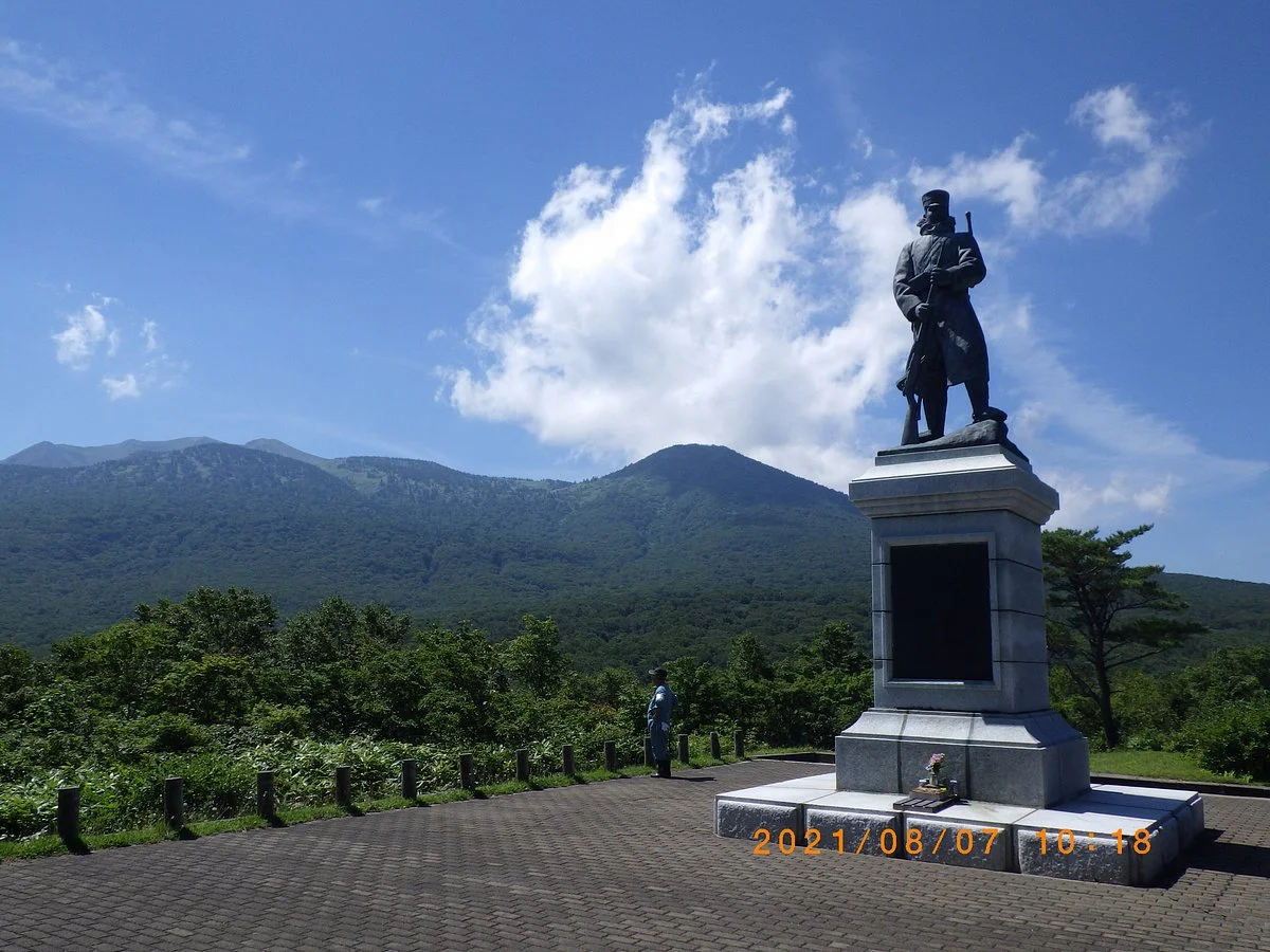 Secchu Kogun Sonan Distressed Memorial Statue
