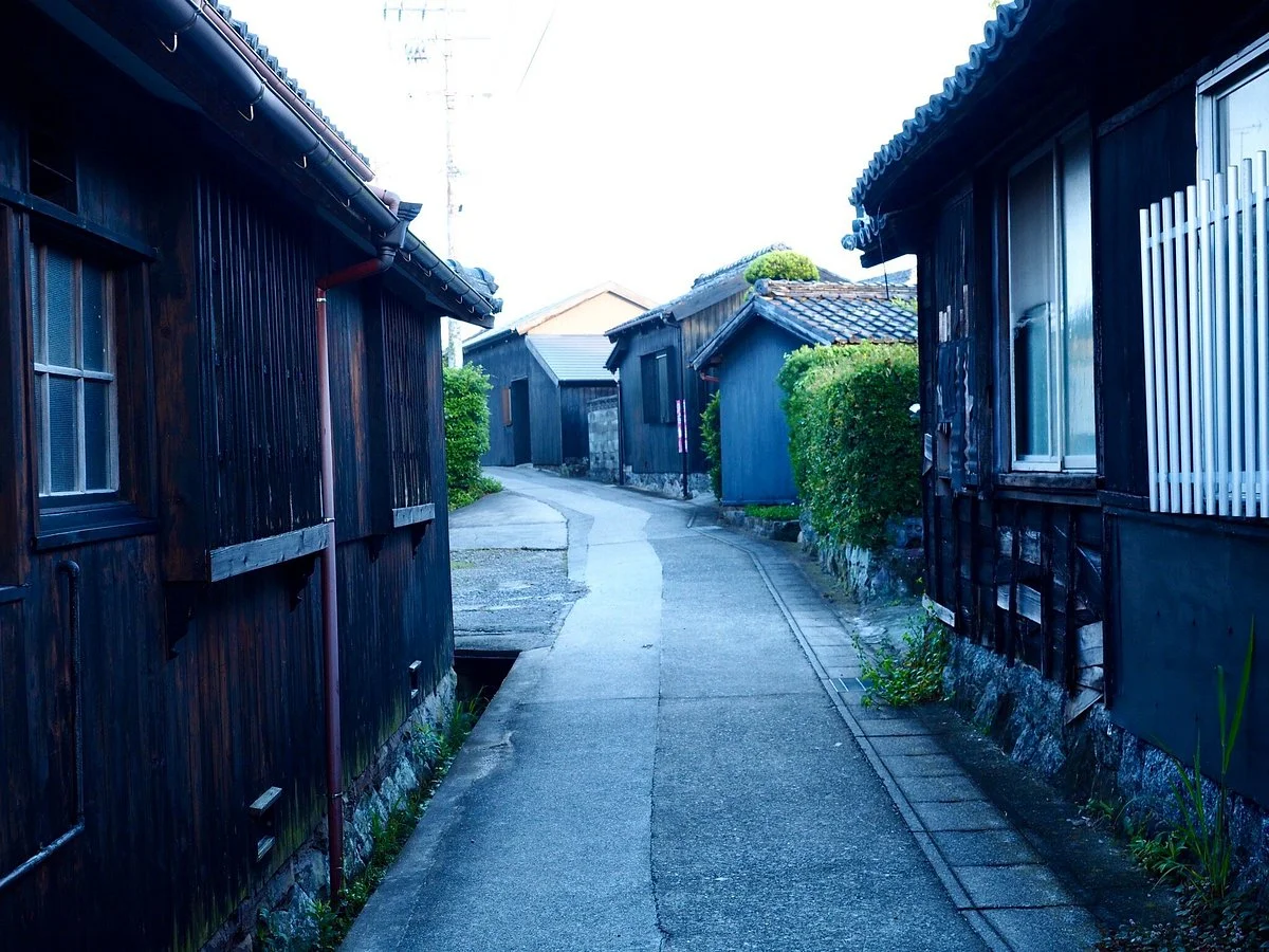 Black Wall West Colony (Kurokabe no Nishi Shuraku)