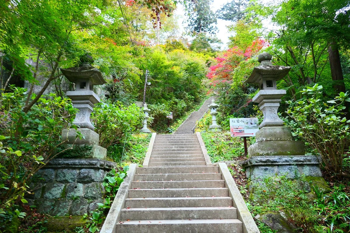 Iwatsutsukowake Shrine