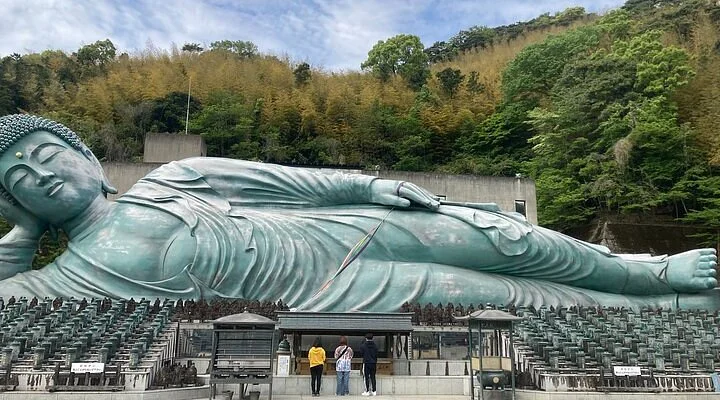 Tsuru No Iwaya Temple