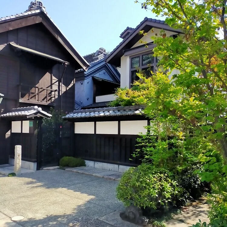 Fujishiroke Jutaku Tempo, Uchigura and Sotogura