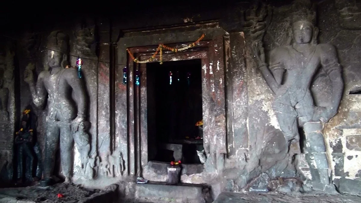 Takali Dhokeshwar - Cave Temple of Shiva