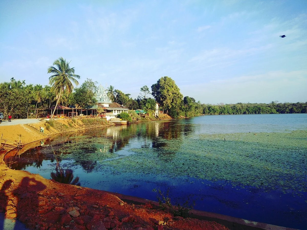 Kavadikeri Lake Temple