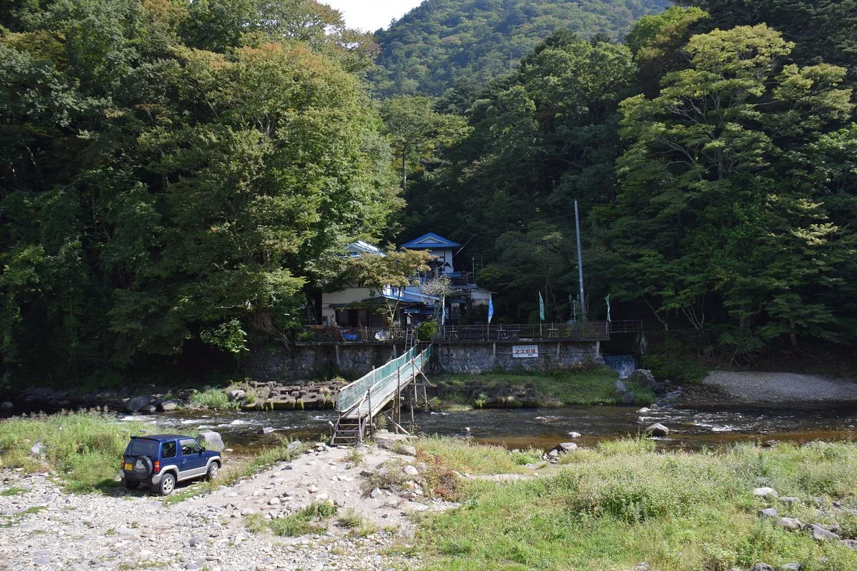 Miharashidai Fish Pond