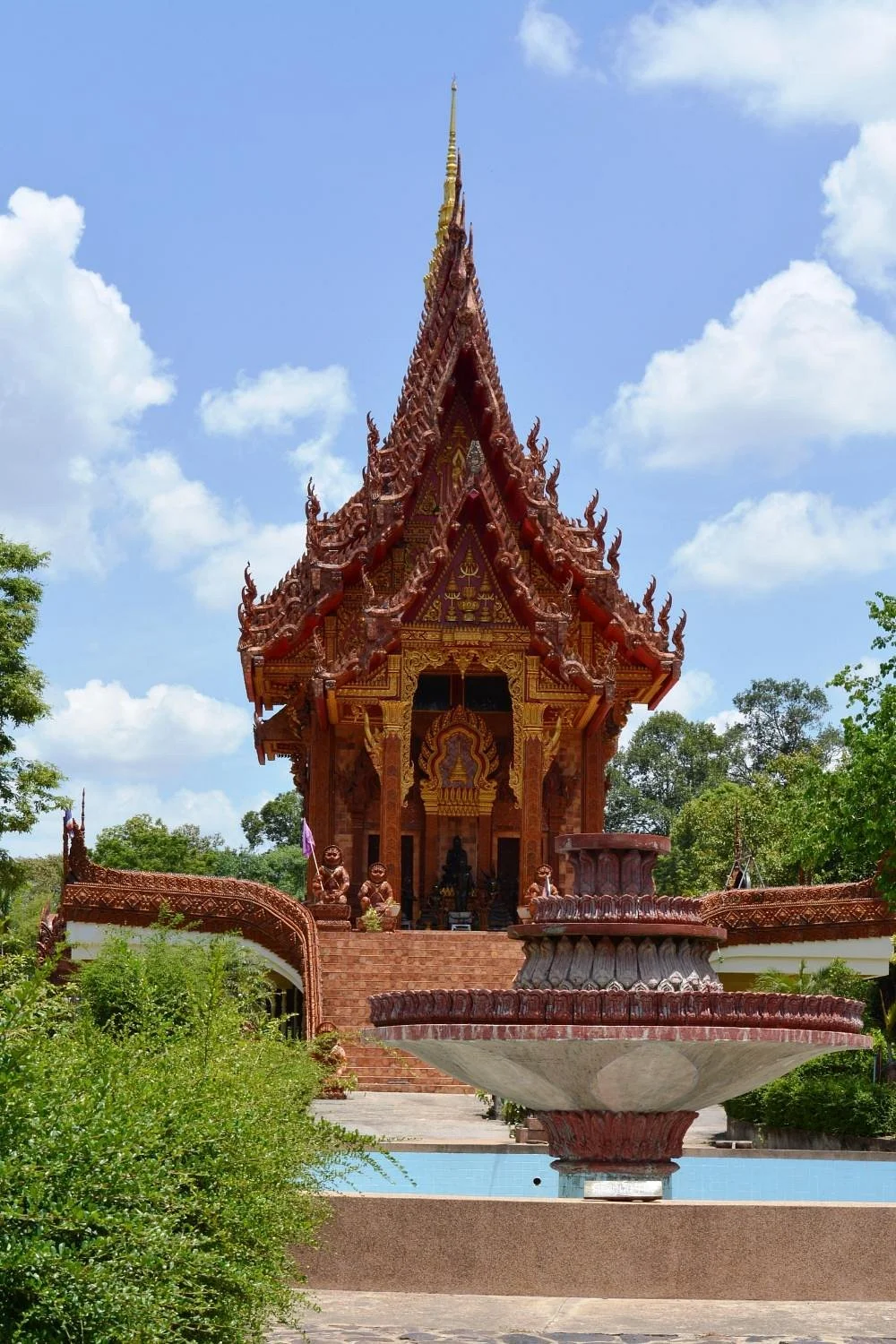 Wat Phu Khao Kaew