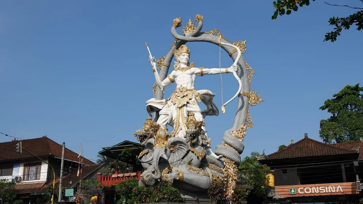 Dewa Indera Statue