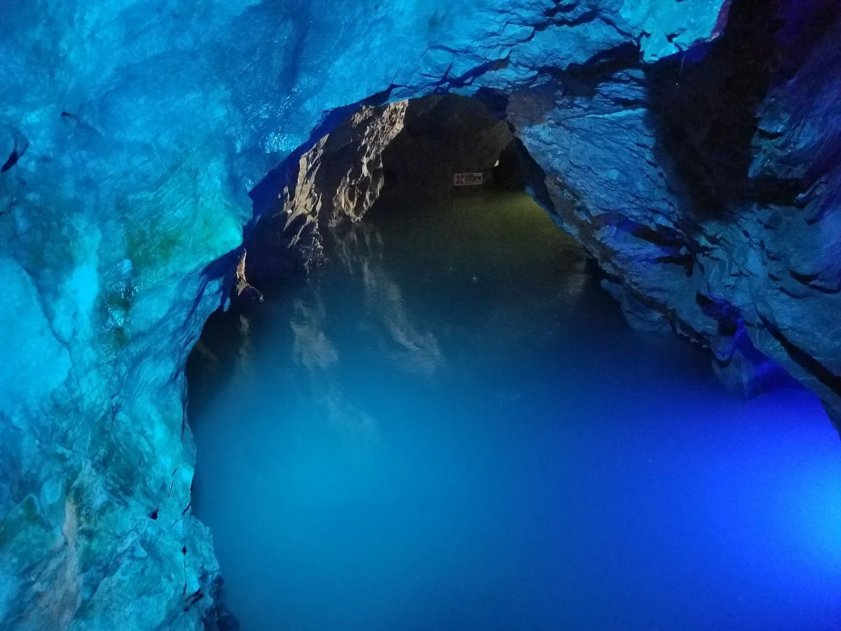 Inazumi Underwater Cave