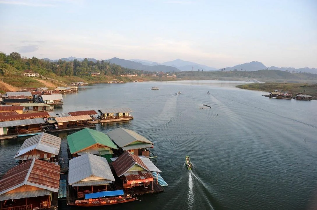 Khao Laem Lake