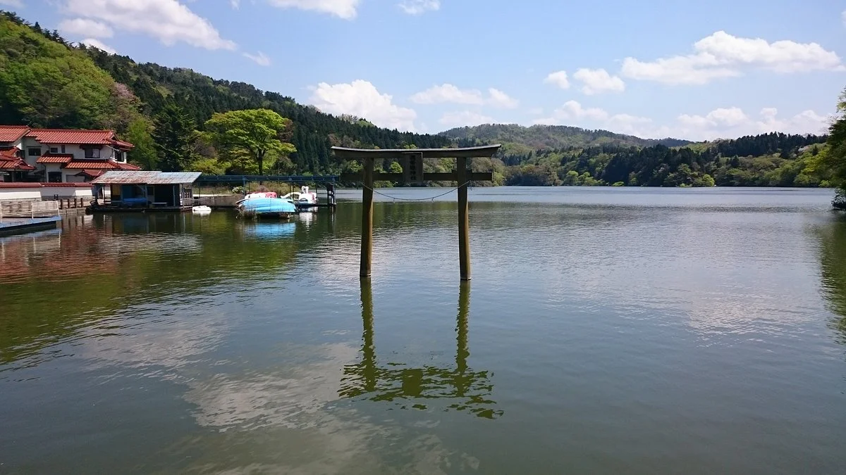 Ukinunoike Pond