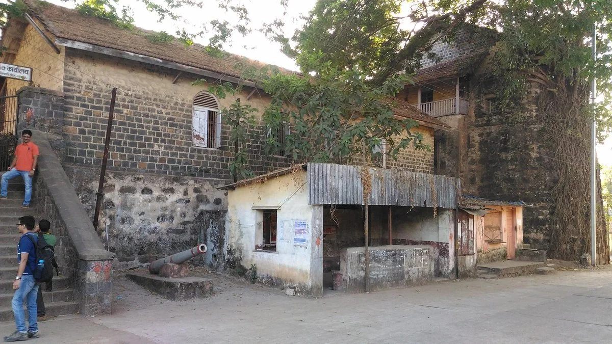Dahanu Fort
