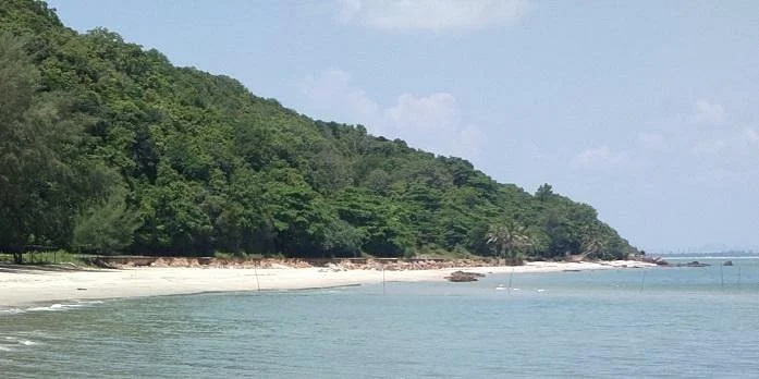Hat Sakom
