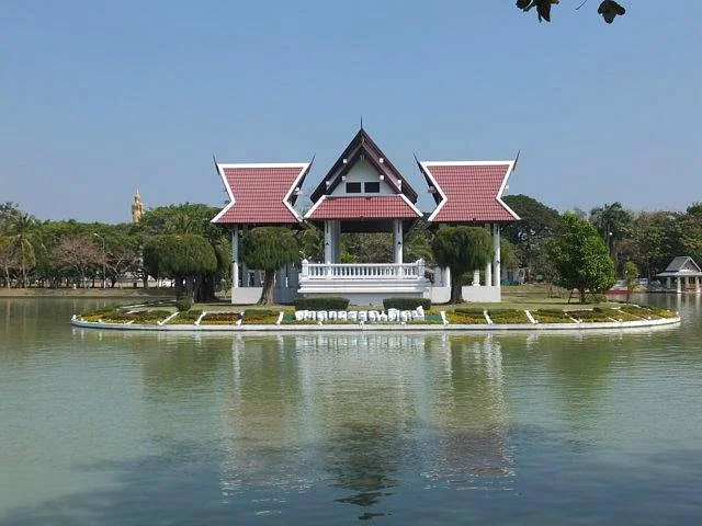 Somdet Phra Srinakarindra Park Roi Et