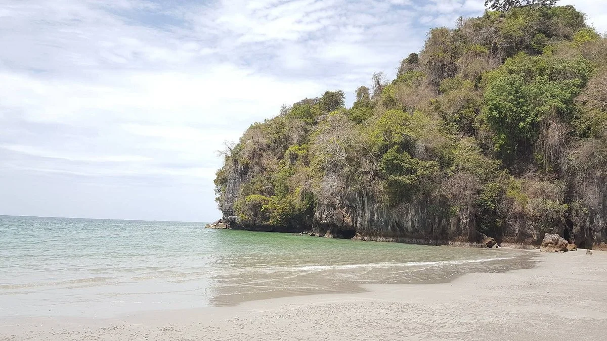 Yong Ling Beach