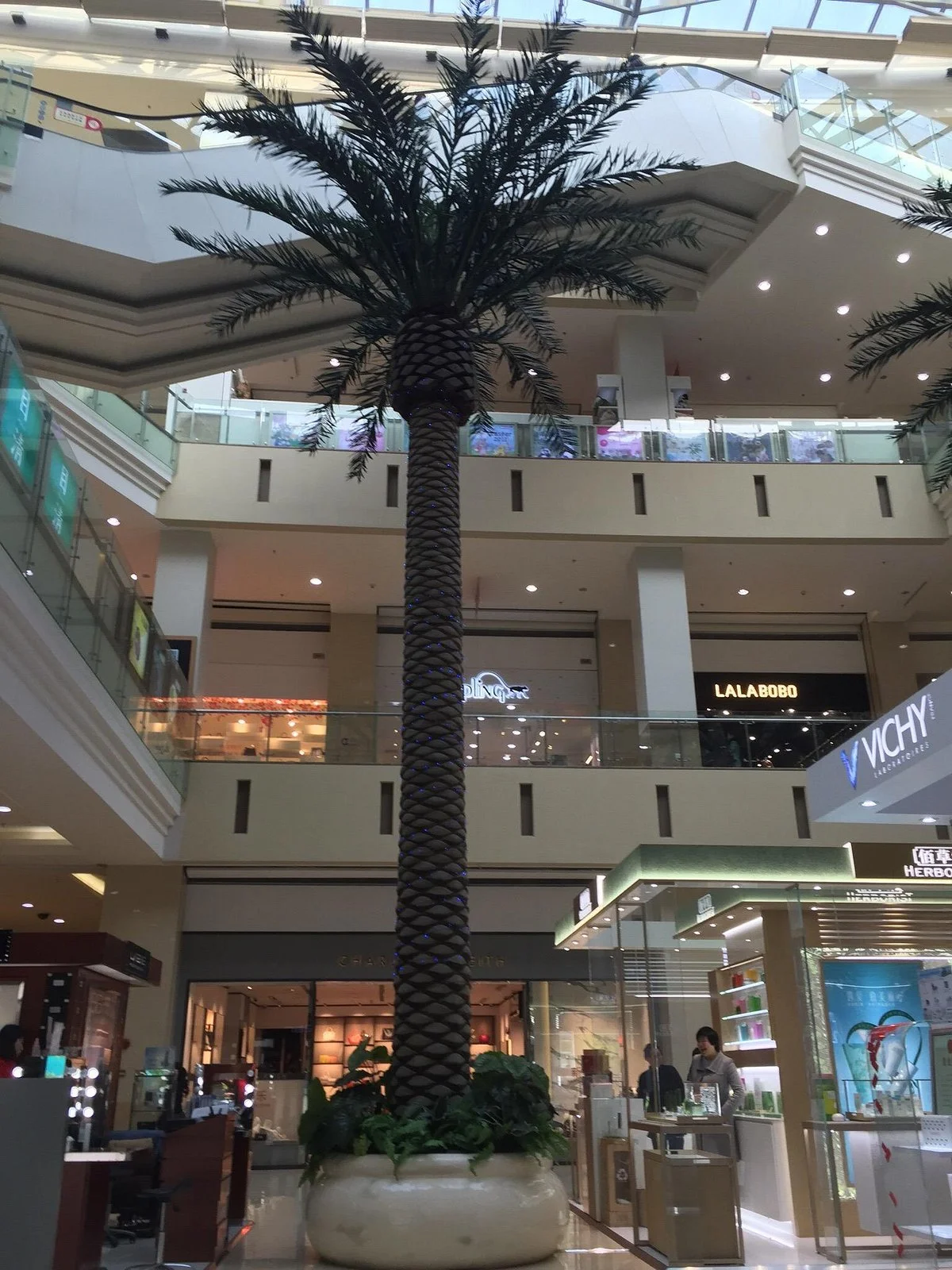 Impression City Shopping Center (modern road)