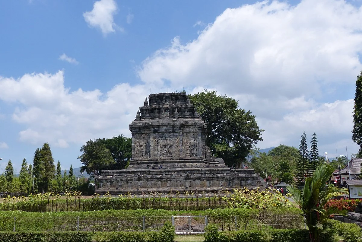Candi Mendut (Temple)