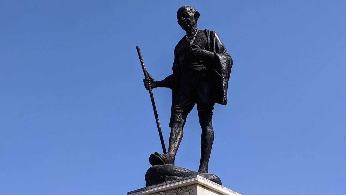 Mahatma Gandhi Statue