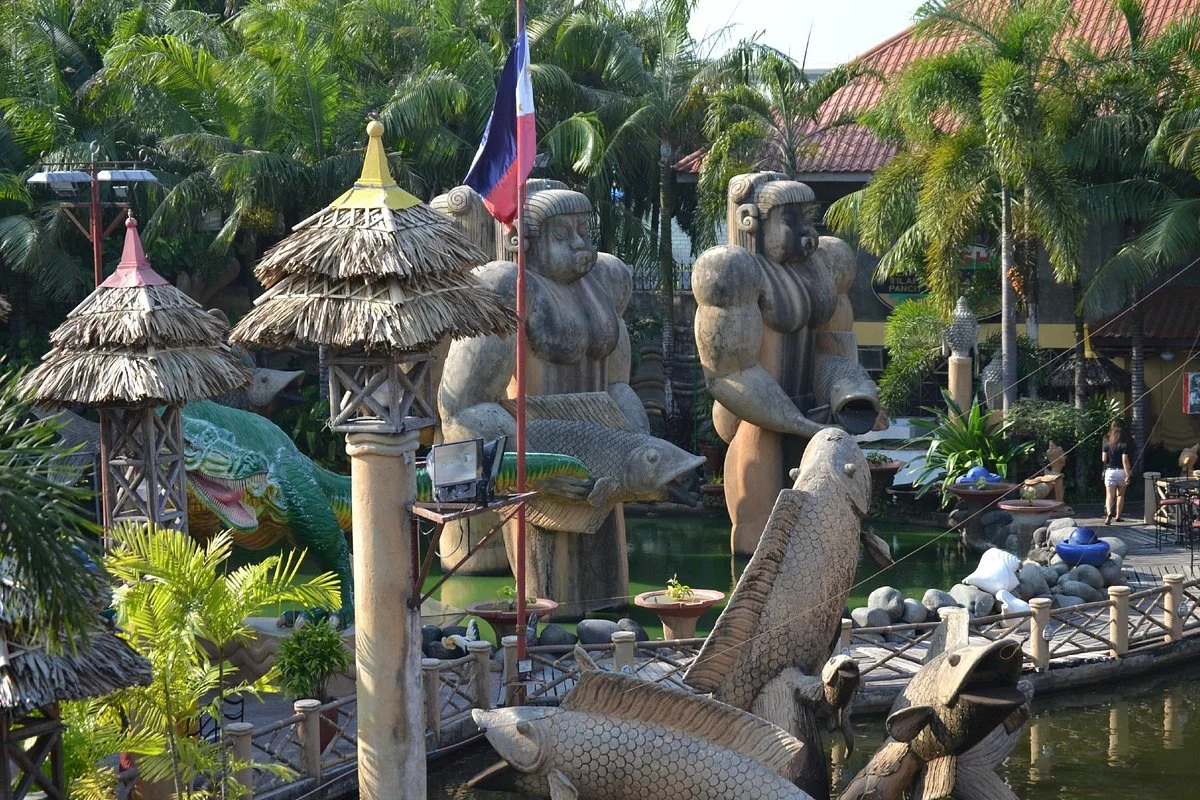 Isdaan Village